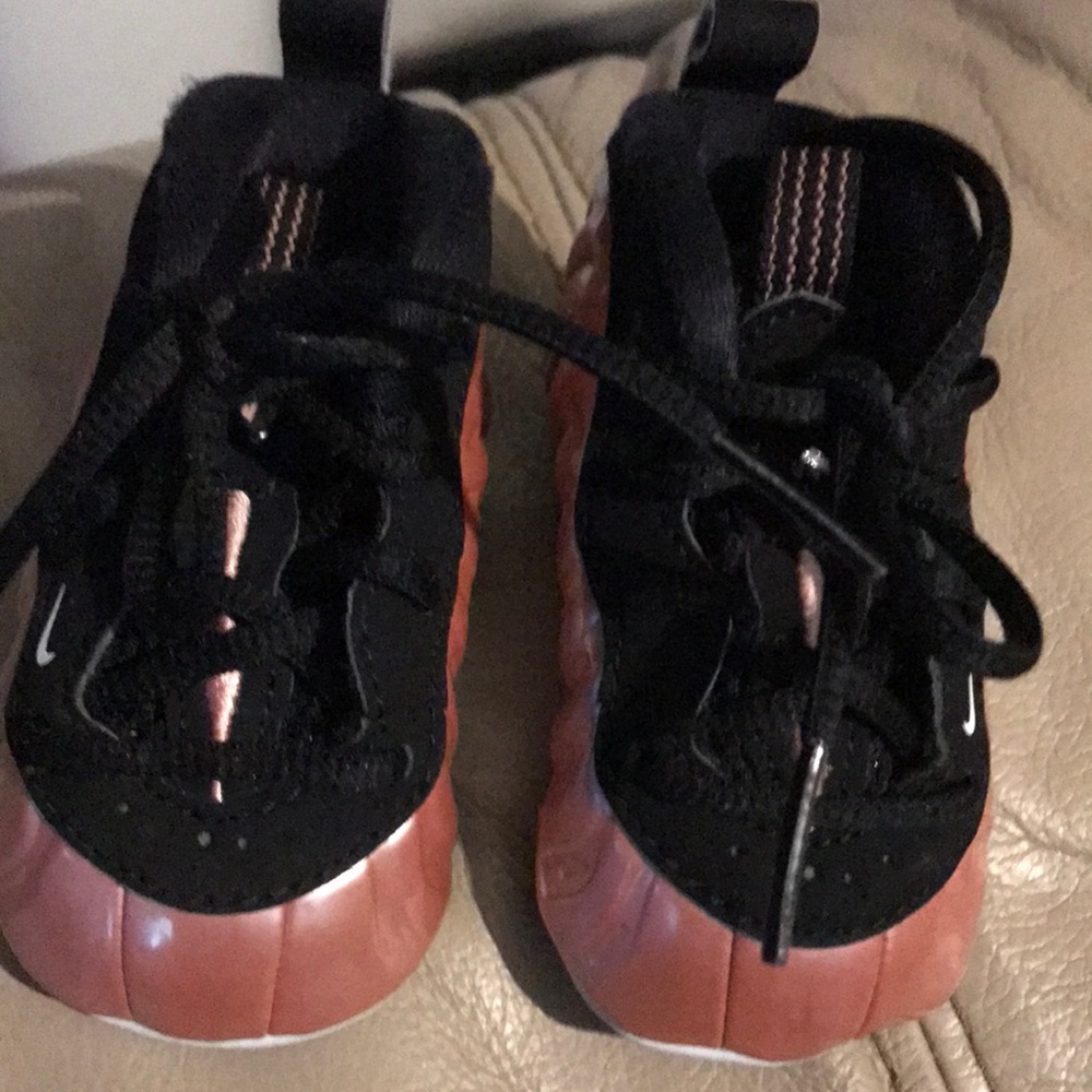 Pink and Black Nike Foamposite! 💖🖤